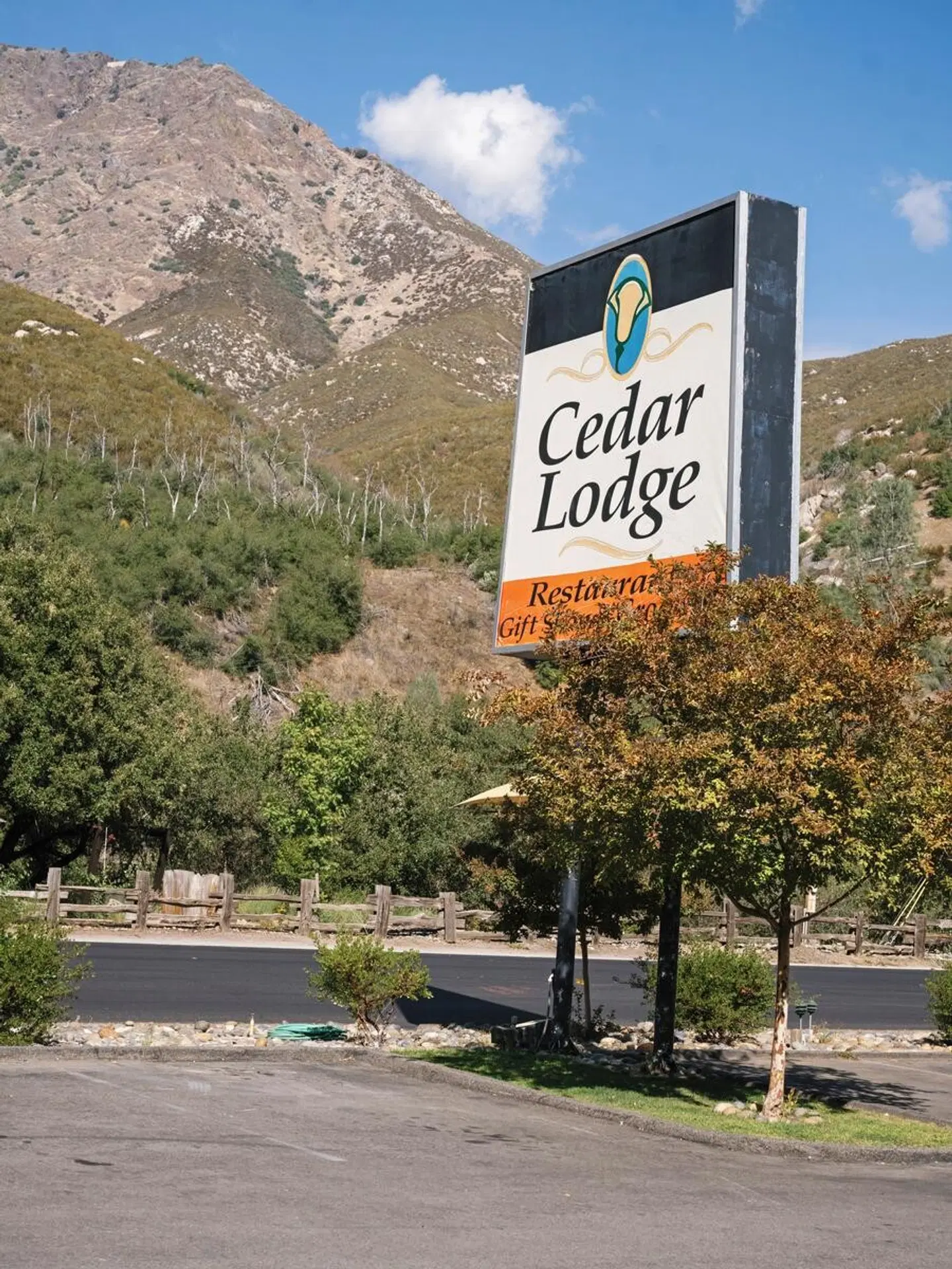 Yosemite Cedar Lodge EXTERIOR