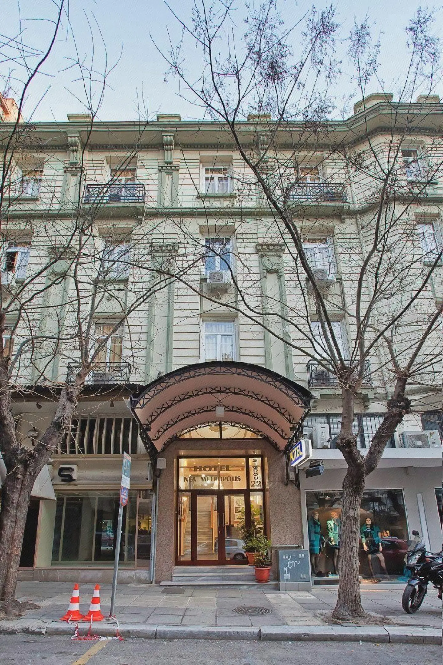 Nea Metropolis EXTERIOR