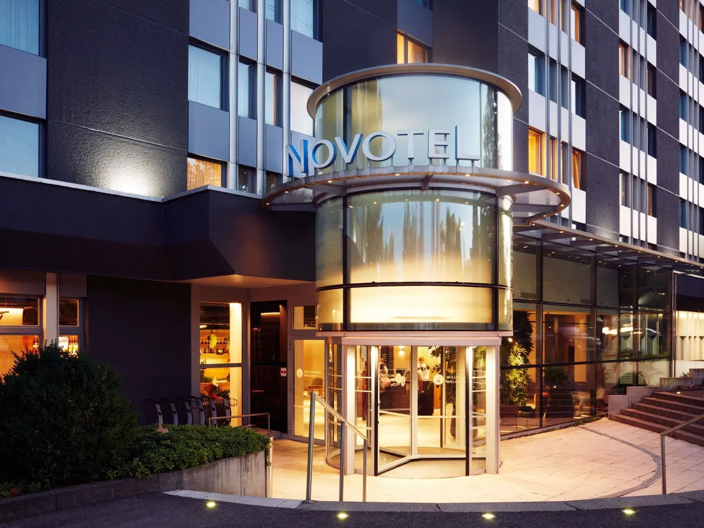 Novotel Zurich Airport Messe Hotel EXTERIOR