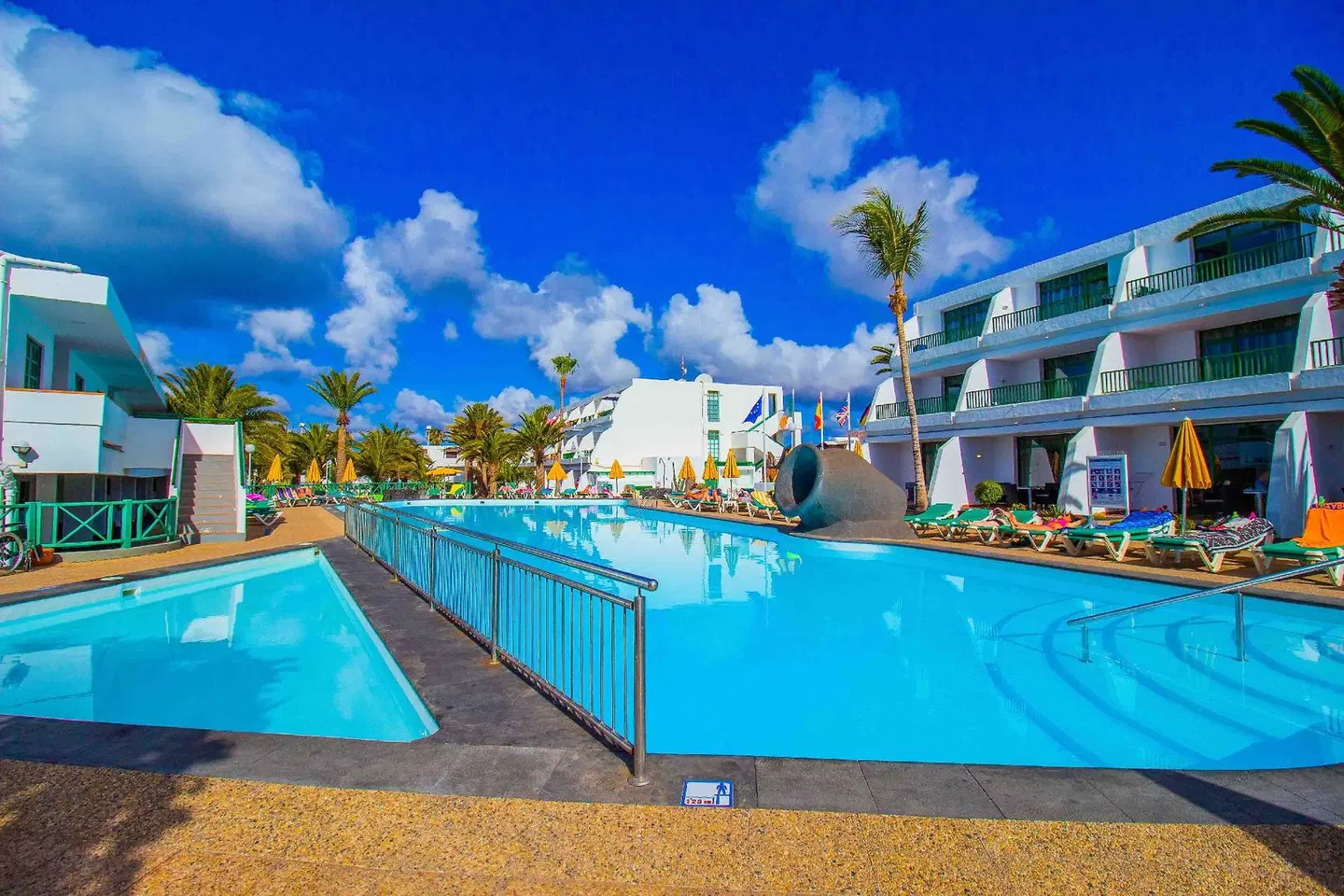 Apartamentos La Peñita OUTDOOR_POOL