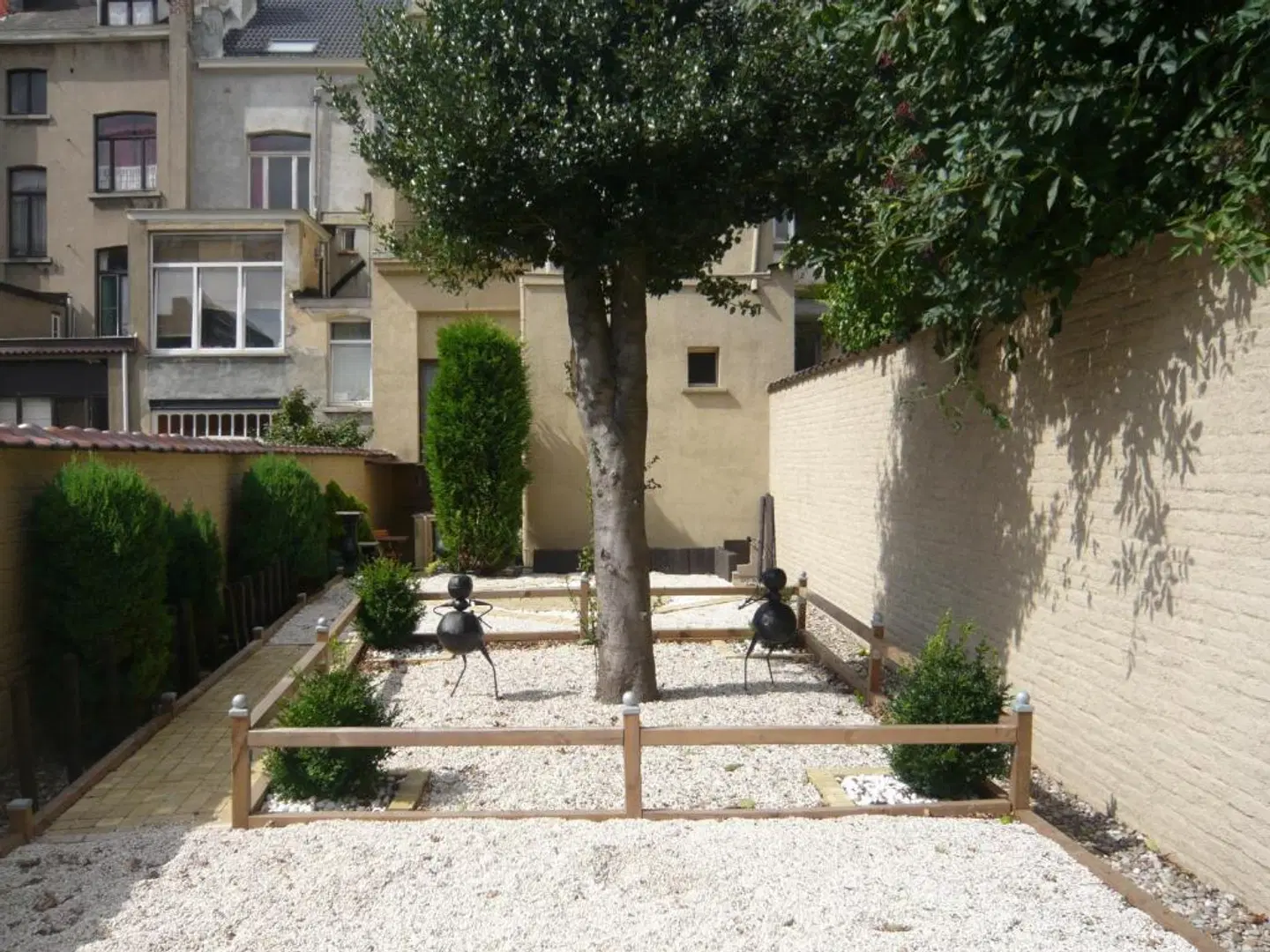 Satellite Garten