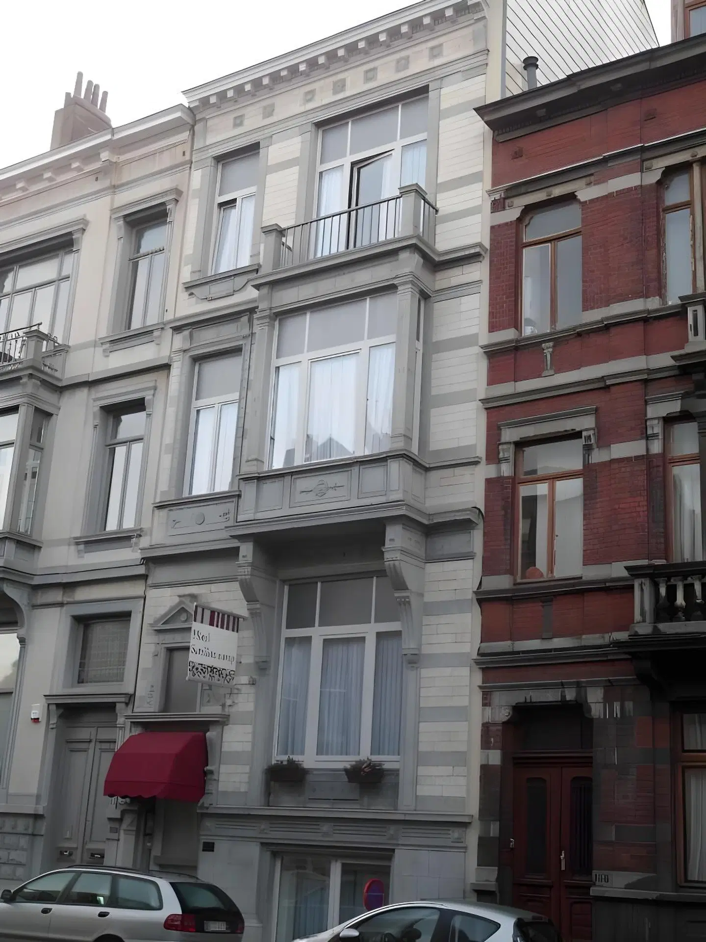 Satellite EXTERIOR