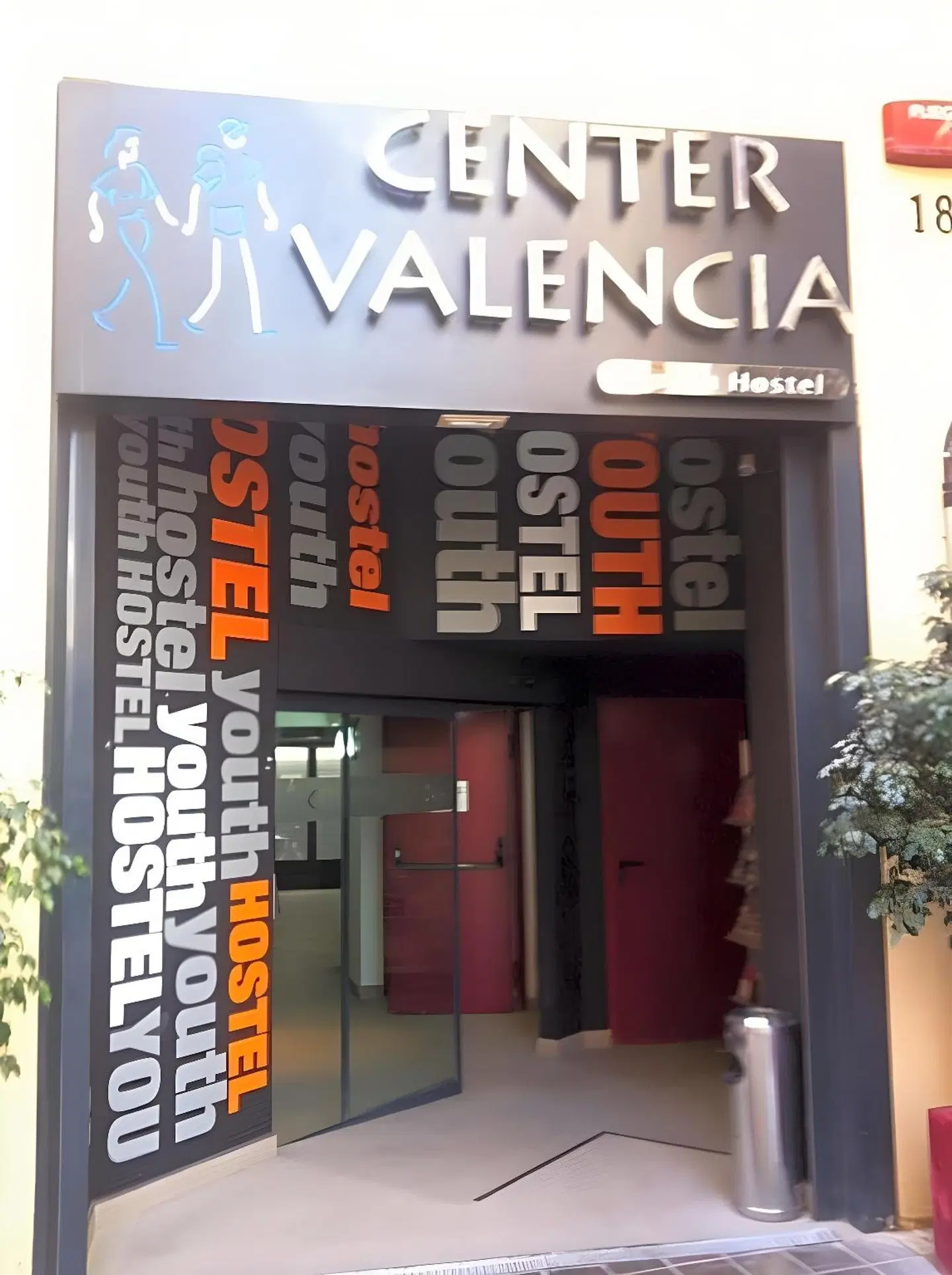 Center Valencia Youth Hostel EXTERIOR