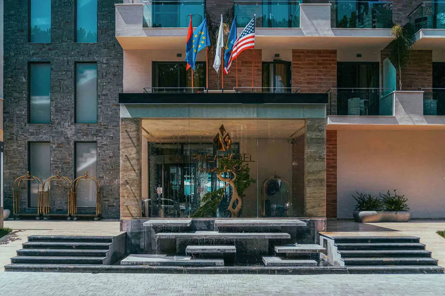 Pinea Hotel Resort & Spa EXTERIOR