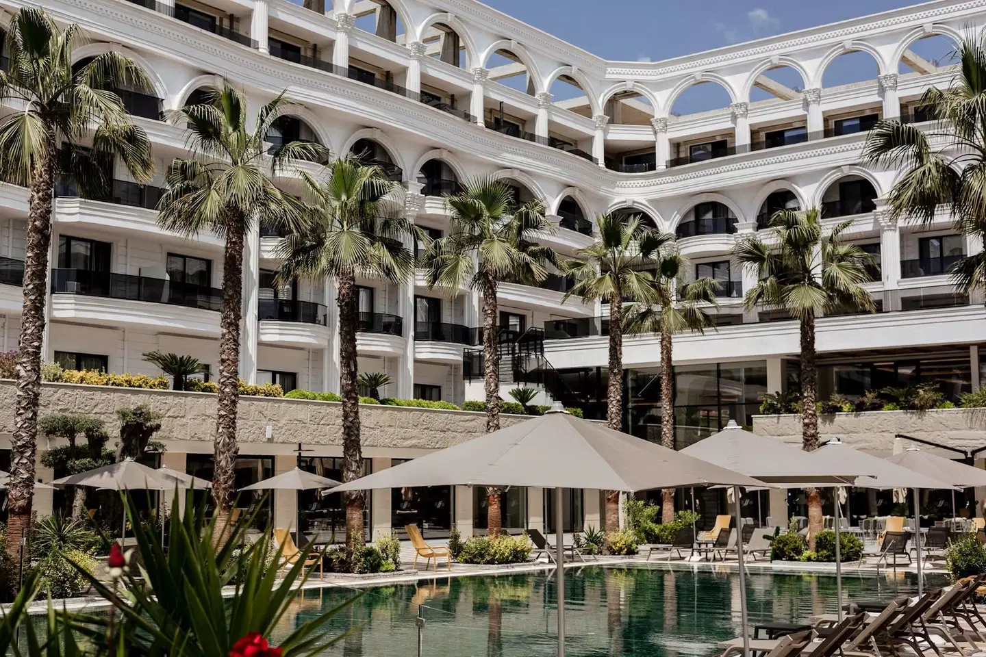 Fafa Aqua Palace Resort & Spa OUTDOOR_POOL