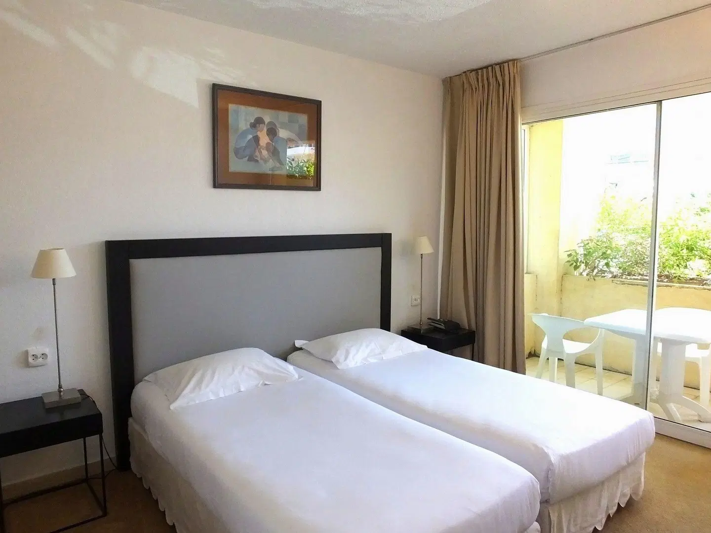 Mariana ROOM_EXAMPLE