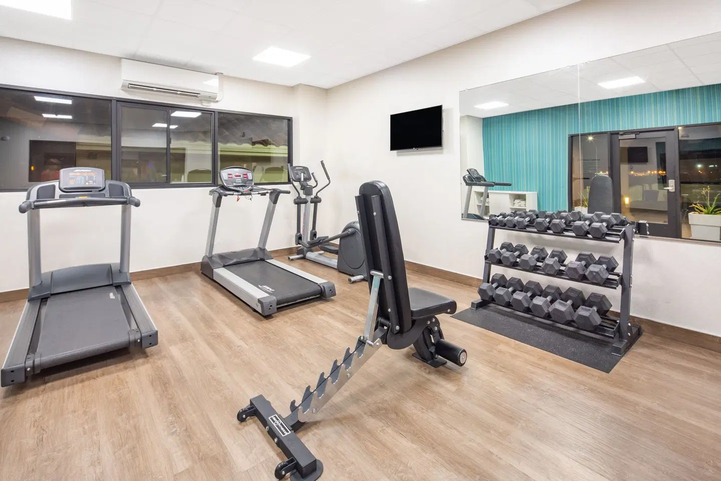 Holiday Inn Express San Diego Airport-Old Town by IHG SPORTS_AND_LEISURE