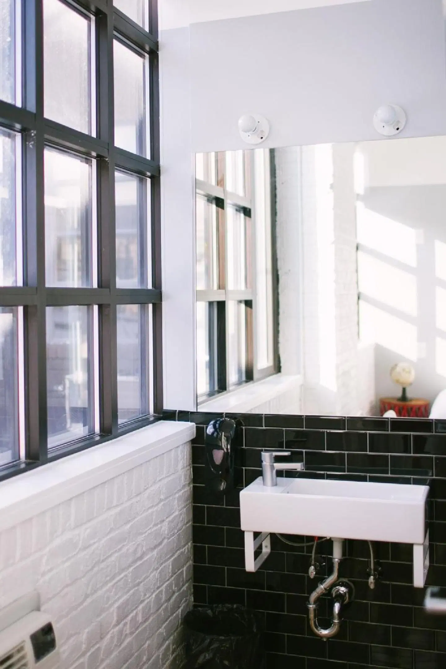The Local Hostel NYC Badezimmer