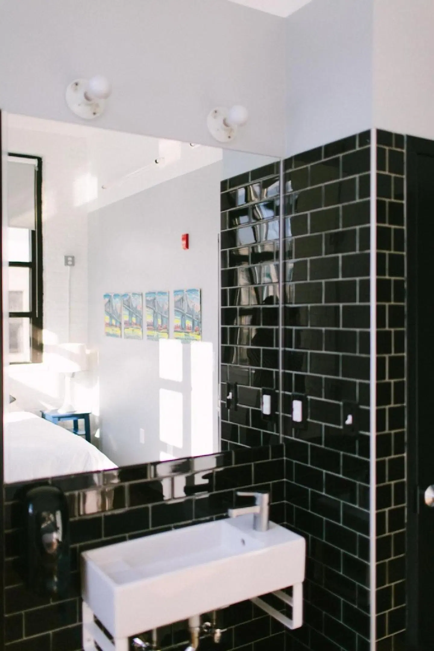 The Local Hostel NYC Badezimmer