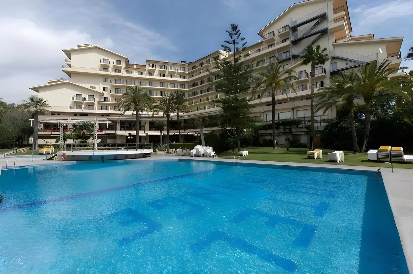 Intur Orange OUTDOOR_POOL