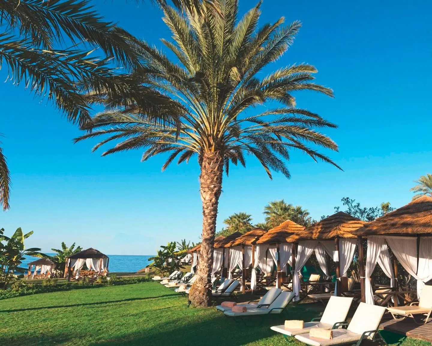 Constantinou Bros Athena Royal Beach Garten