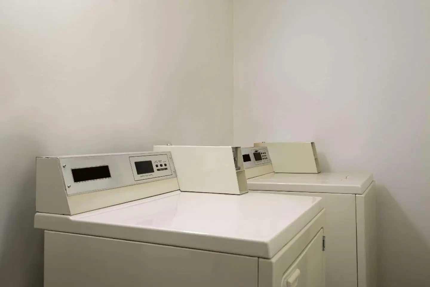 Days Inn by Wyndham Vancouver Downtown ROOM_EXAMPLE