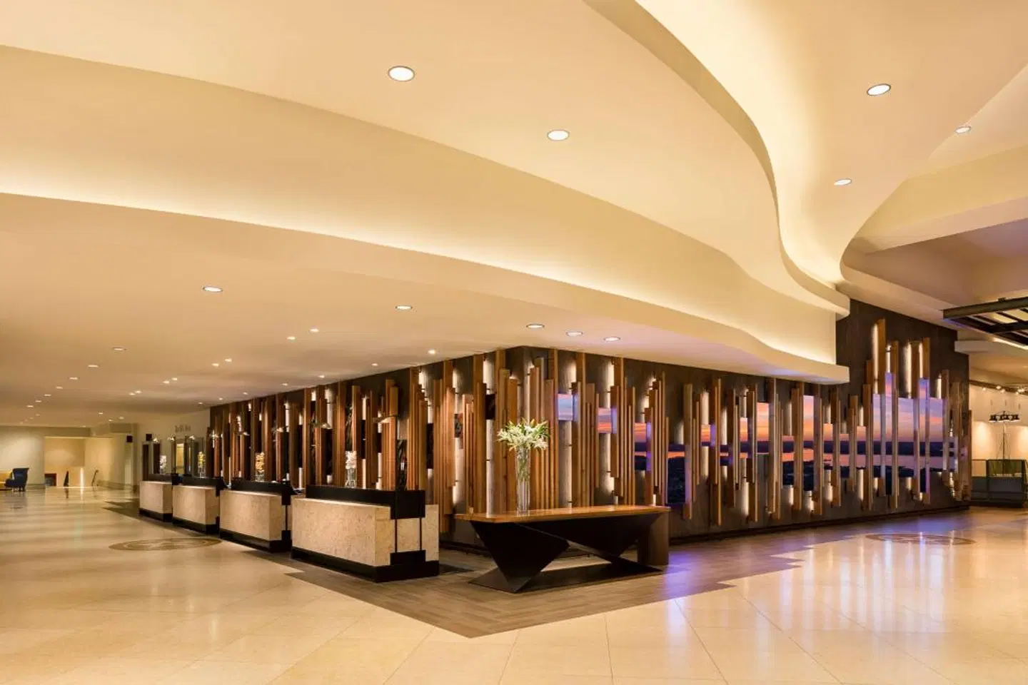 Hilton Austin Bar