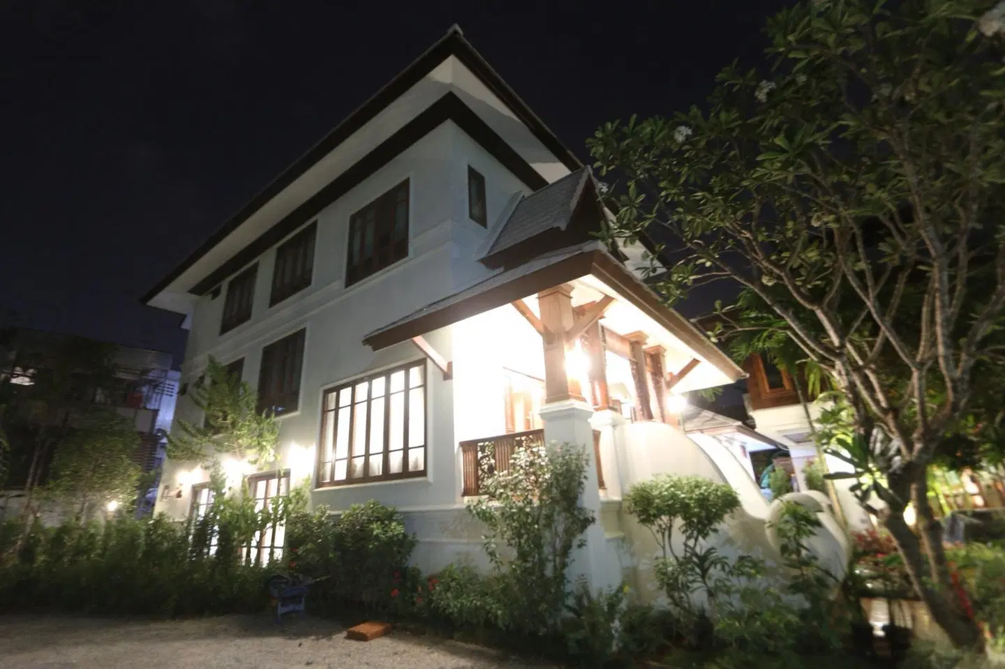 Rich Garden House Hotel EXTERIOR