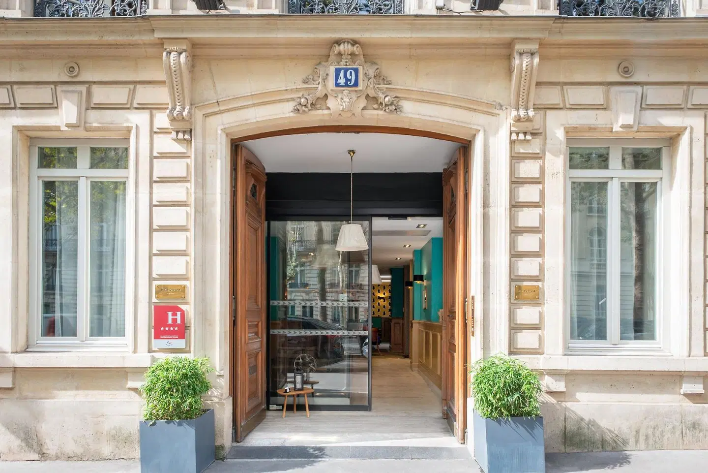 Helzear Champs Elysées EXTERIOR
