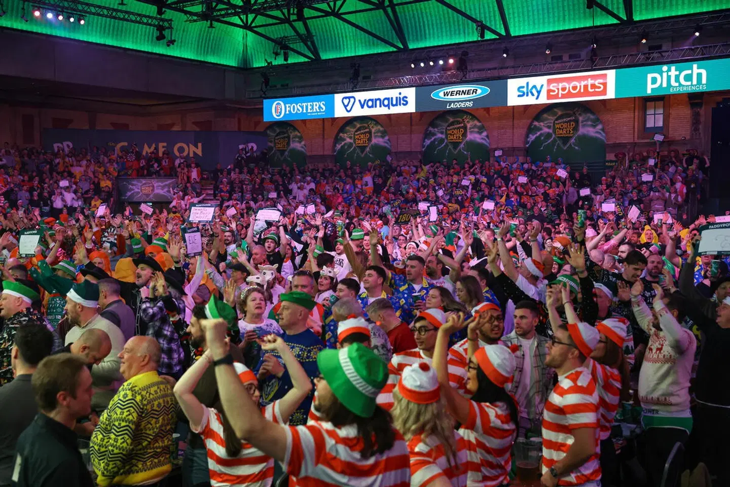 ibis London City Shoreditch - inkl. Darts WM Tickets PEOPLE