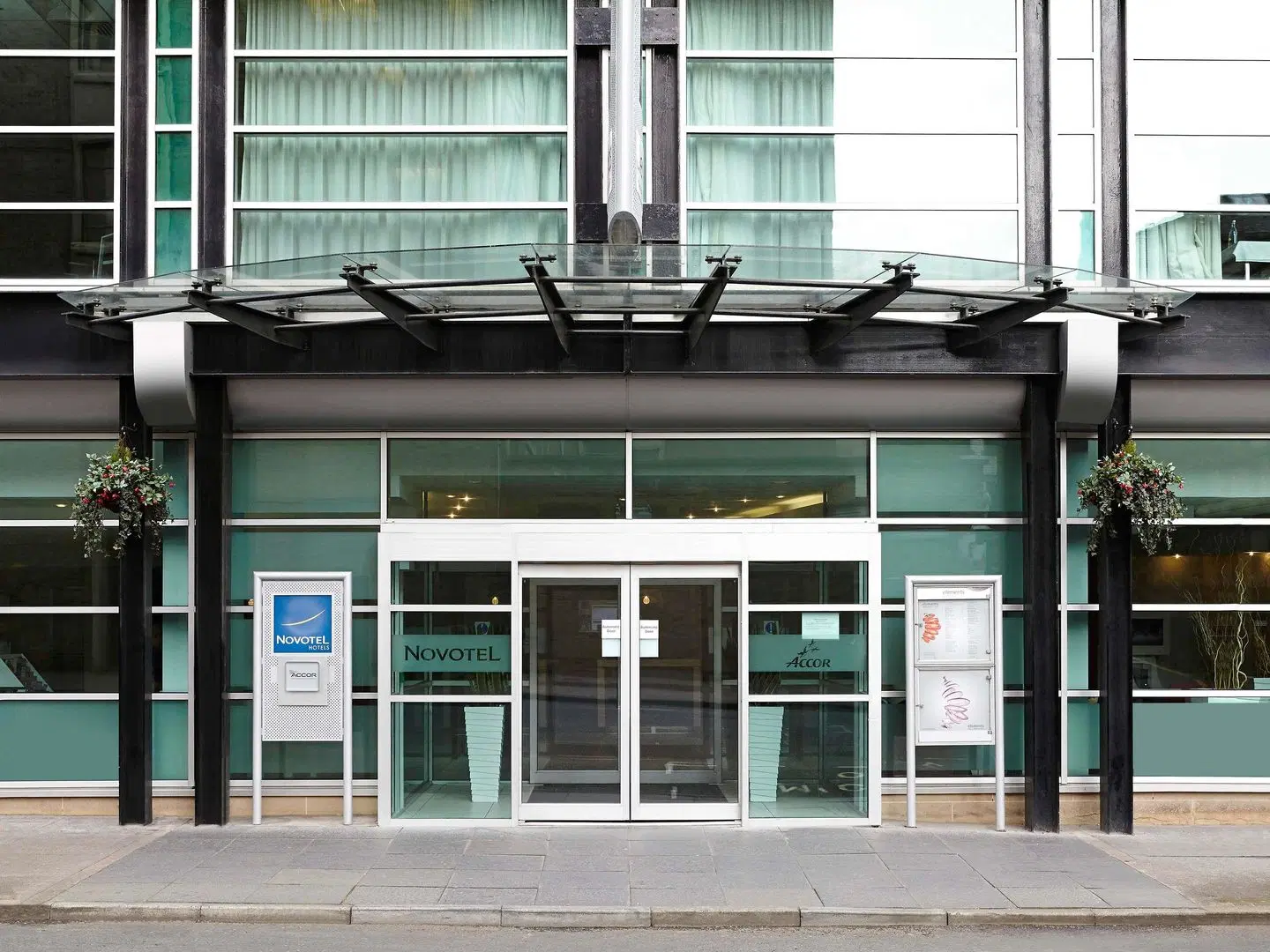 Novotel Glasgow Centre Hotel EXTERIOR
