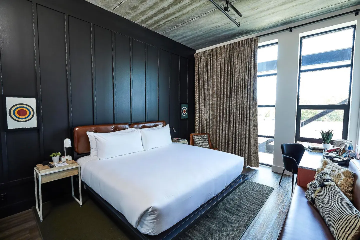 Waymore's Guest House and Casual Club ROOM_EXAMPLE