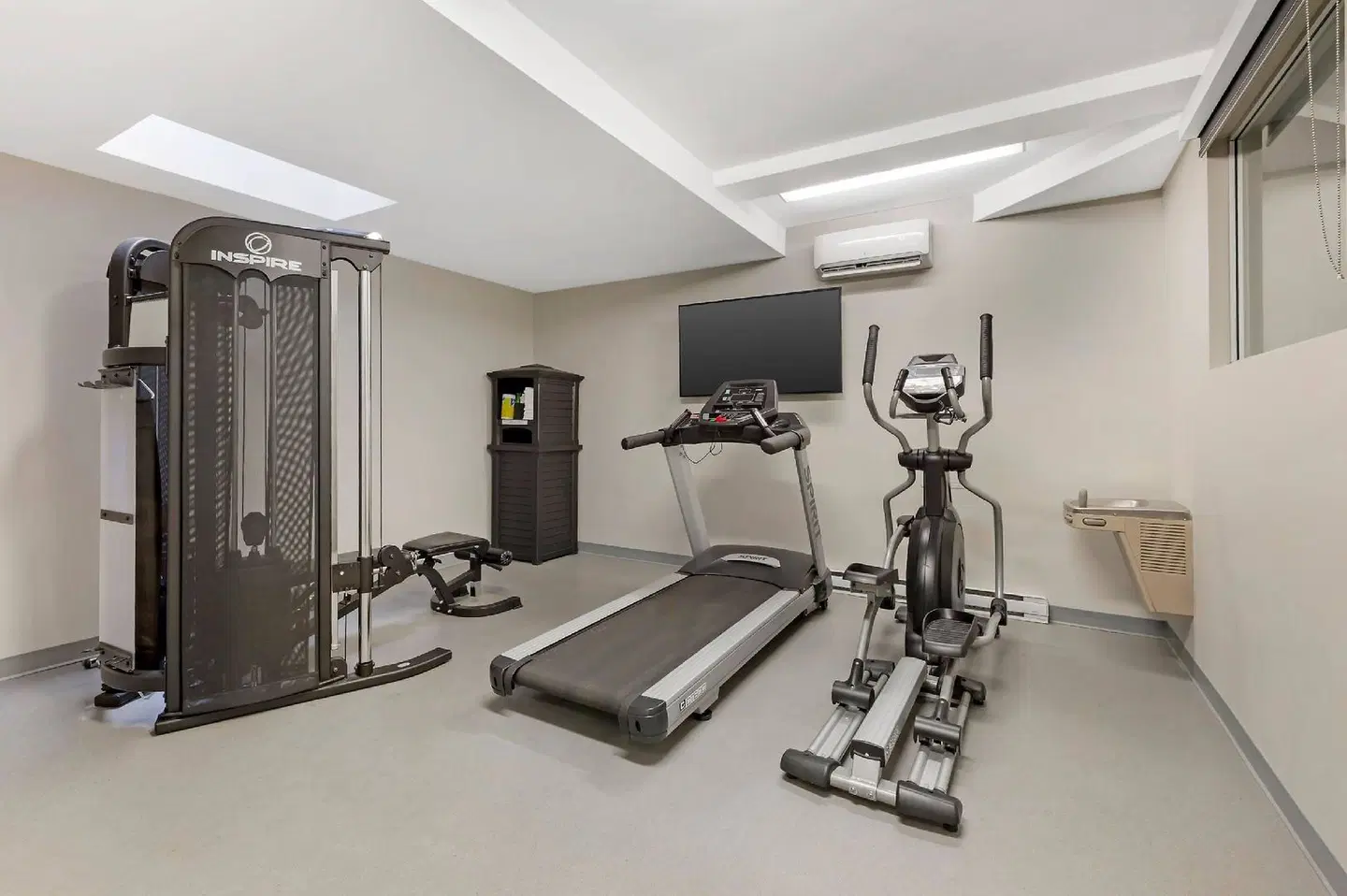 QUALITY INN CENTRE-VILLE SPORTS_AND_LEISURE
