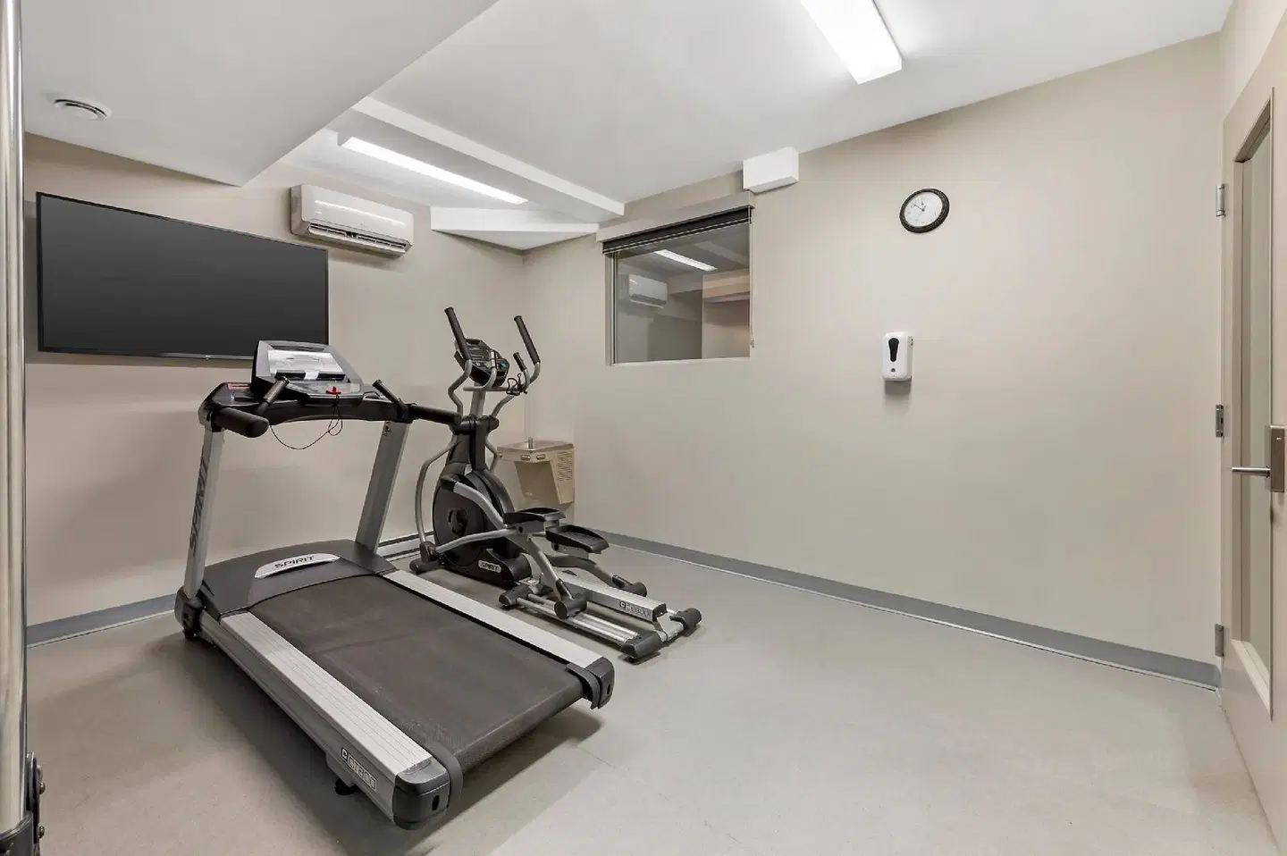 QUALITY INN CENTRE-VILLE SPORTS_AND_LEISURE