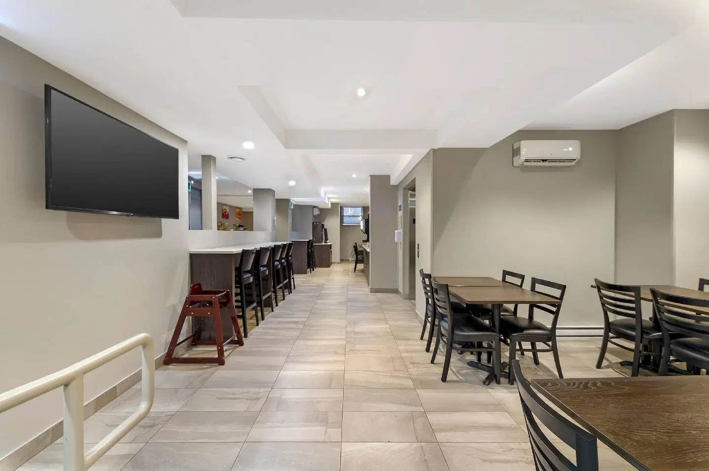 QUALITY INN CENTRE-VILLE Bar