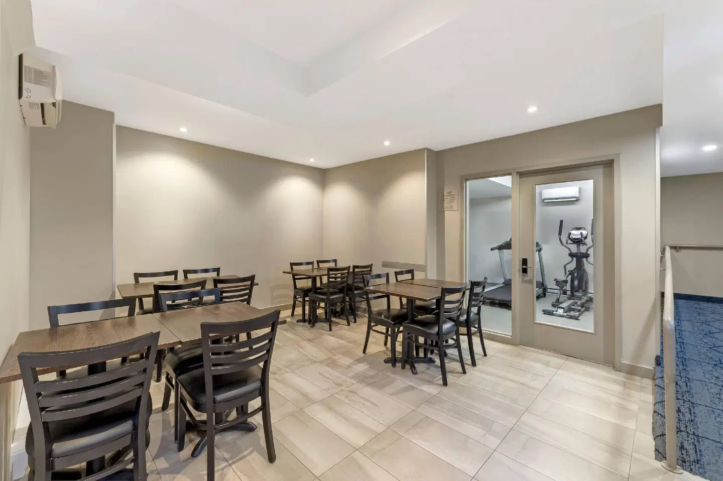 QUALITY INN CENTRE-VILLE Bar