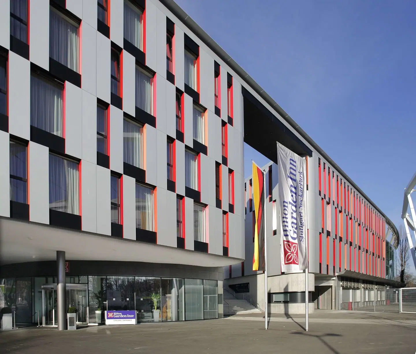 Hilton Garden Inn Stuttgart NeckarPark EXTERIOR
