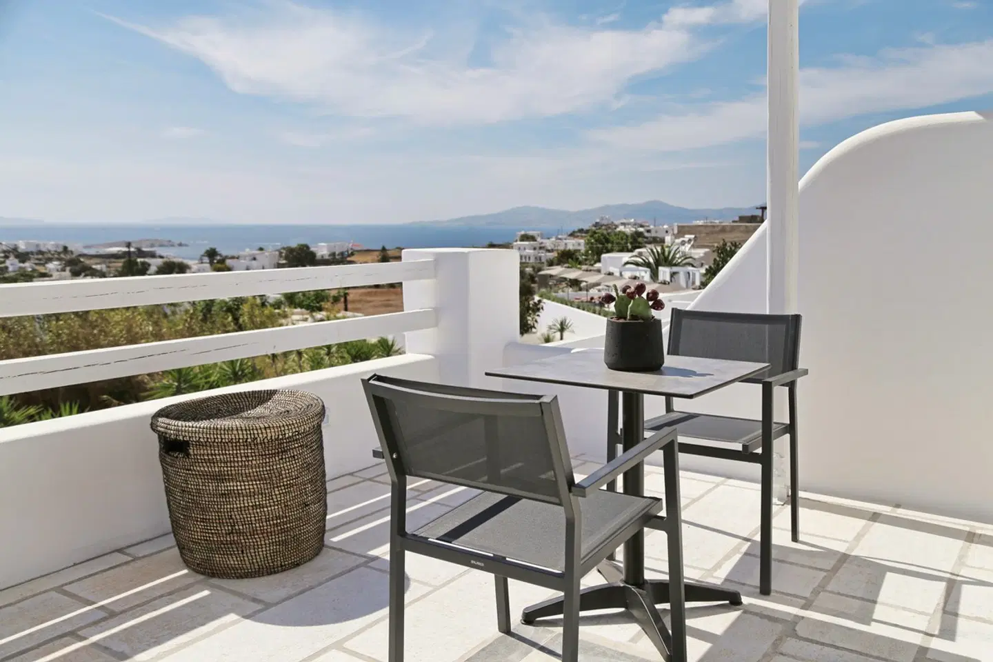 Livin Mykonos Terrasse