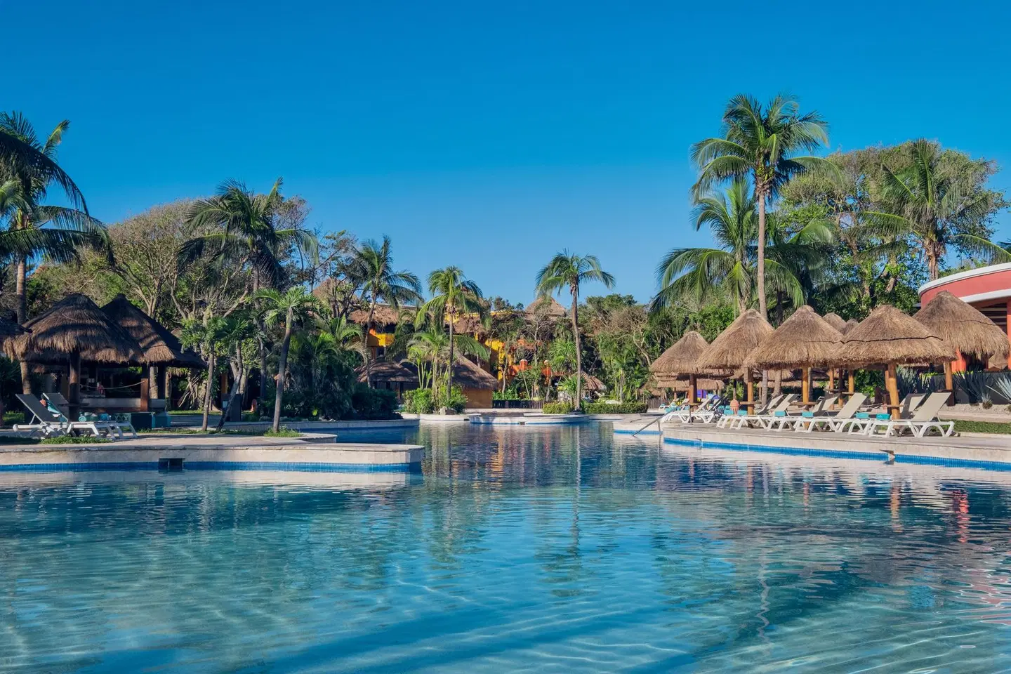 Iberostar Waves Tucán OUTDOOR_POOL