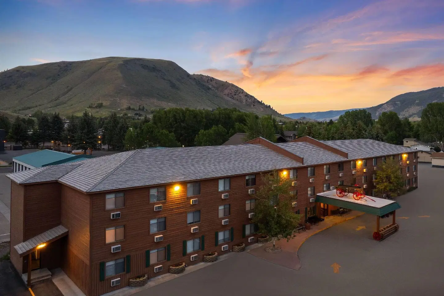 Super 8 by Wyndham Jackson Hole EXTERIOR