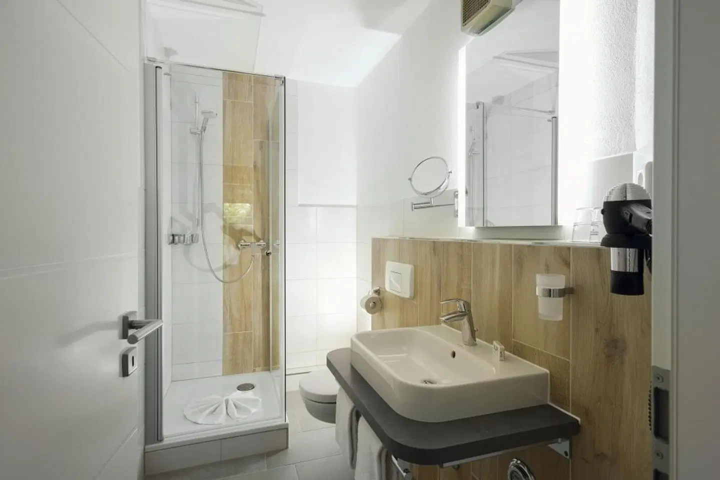 AVITAL Resort Winterberg Badezimmer