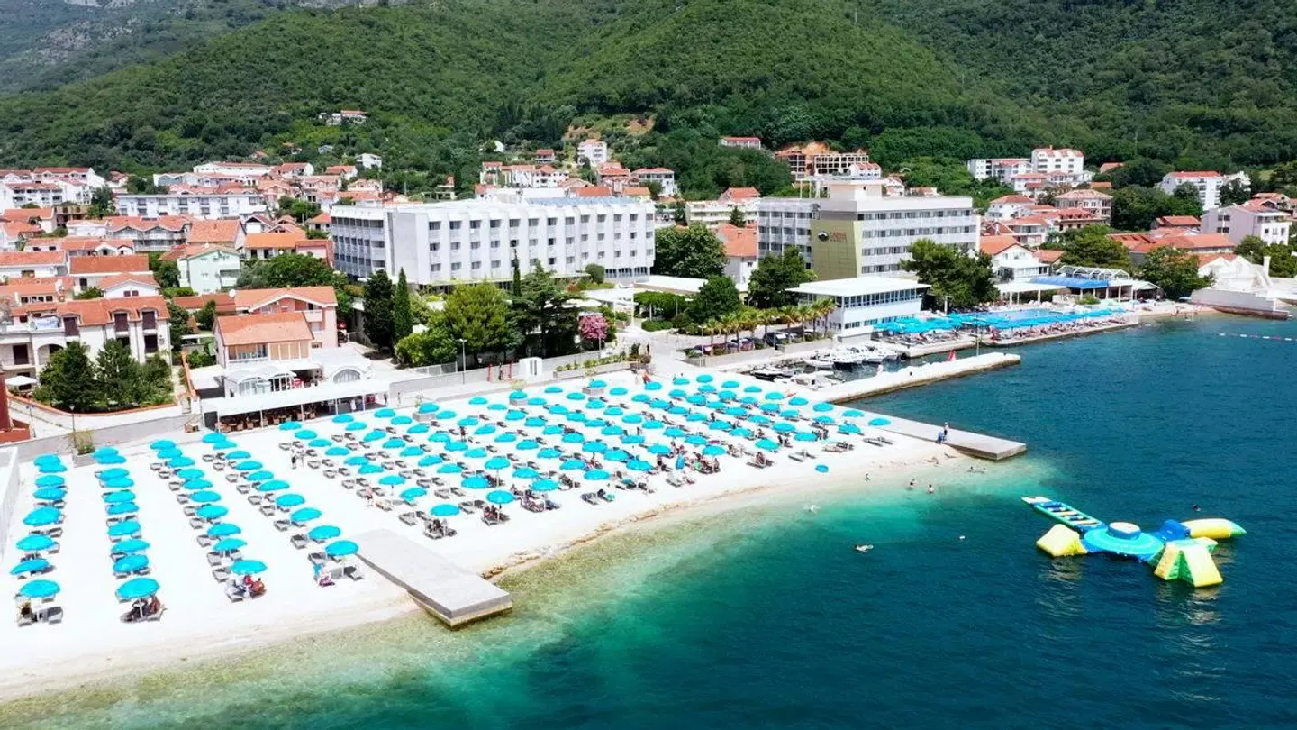 Carine Hotel Delfin Strand