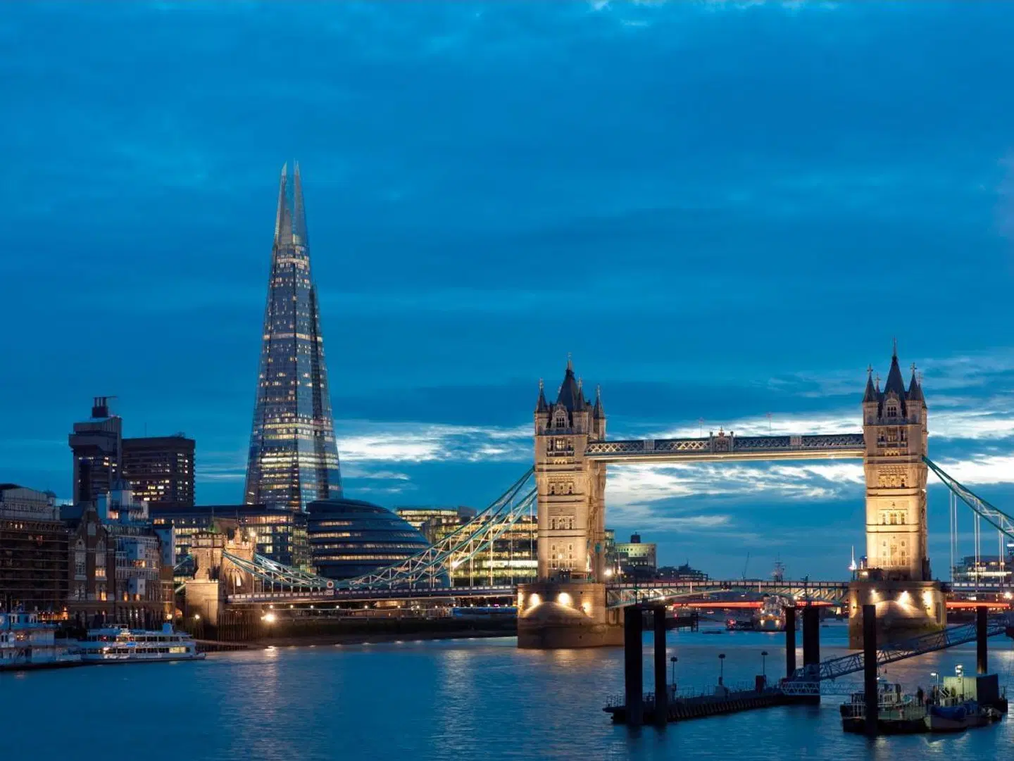 Shangri-La Hotel, At The Shard, London EXTERIOR