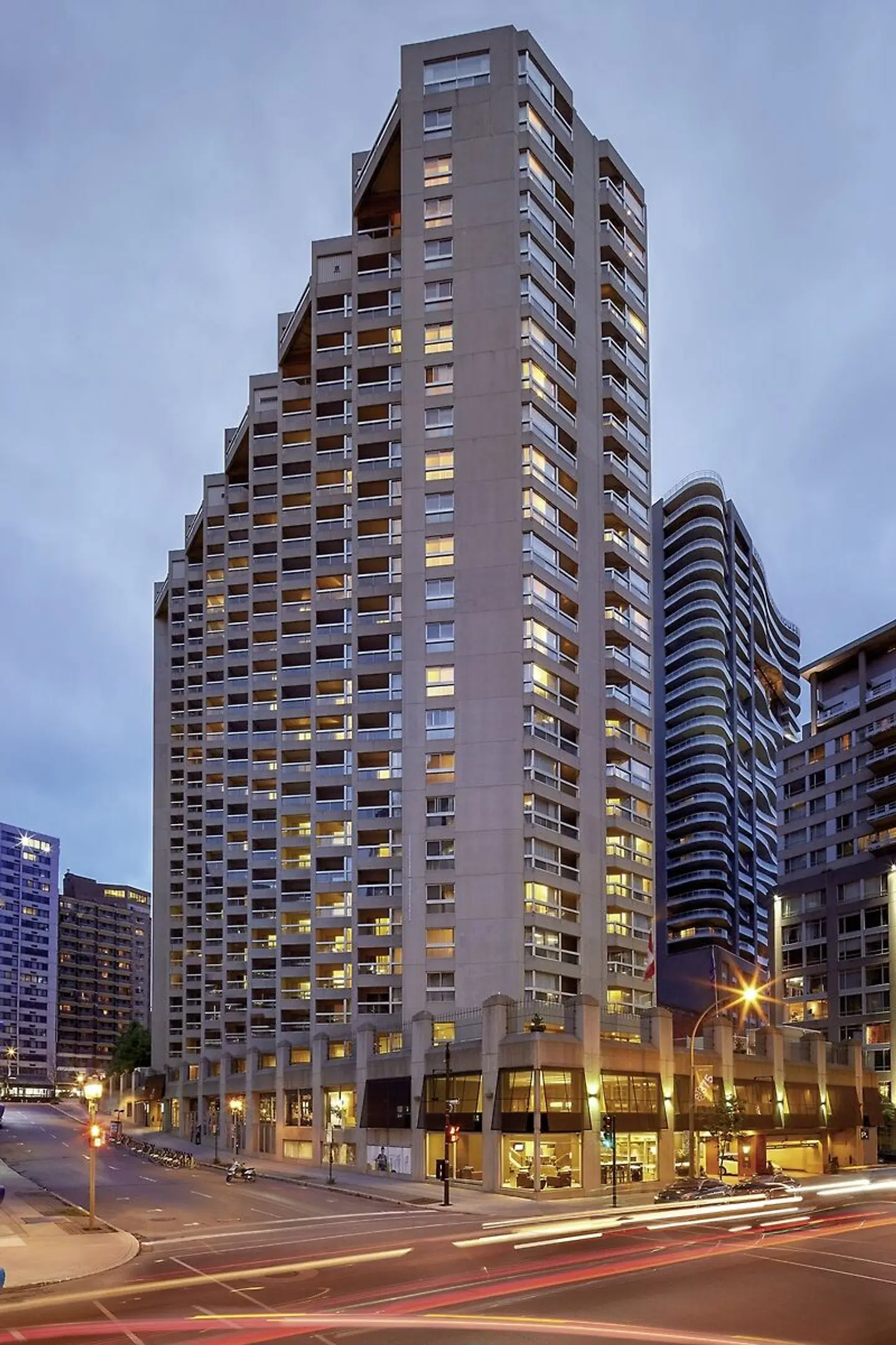 Delta Hotels by Marriott Montreal EXTERIOR