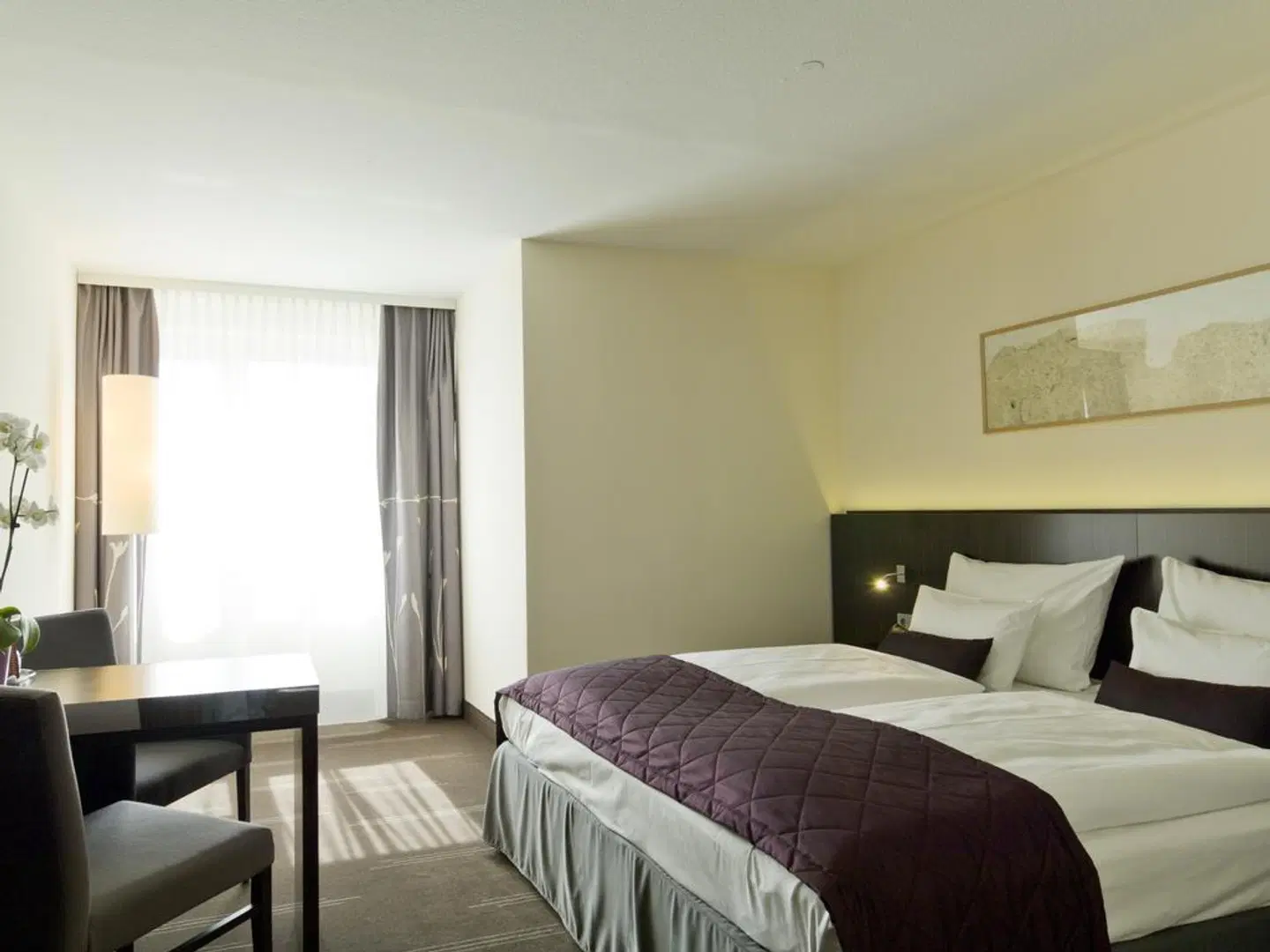 Europa ROOM_EXAMPLE