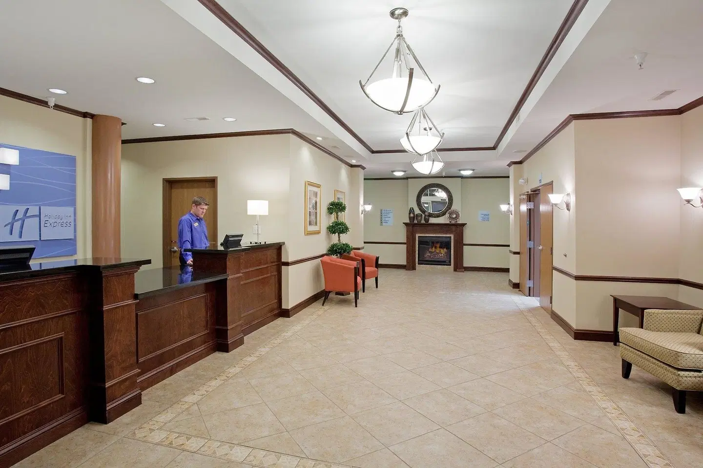 Holiday Inn Express & Suites Buffalo by IHG LOUNGE_LOBBY