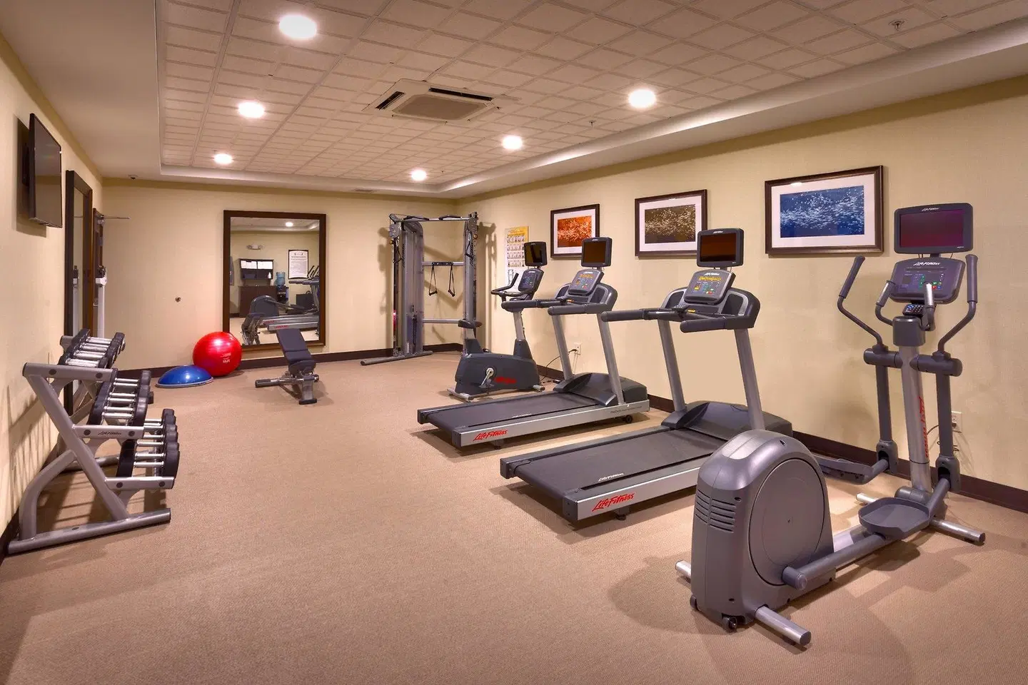 Staybridge Suites Cheyenne by IHG SPORTS_AND_LEISURE