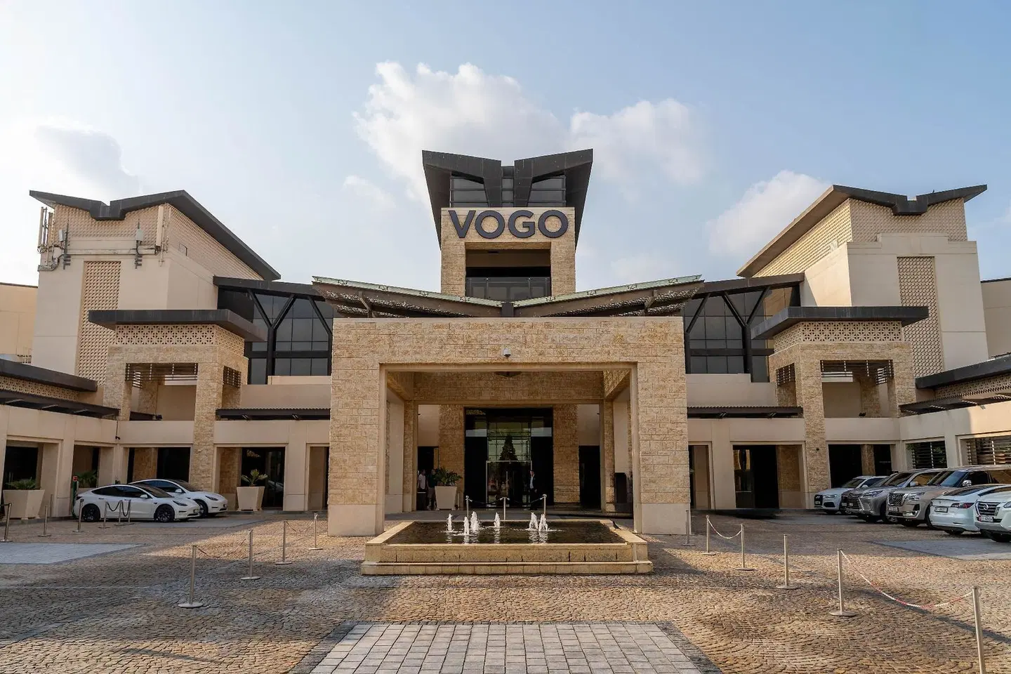 VOGO Abu Dhabi Golf Resort & Spa EXTERIOR