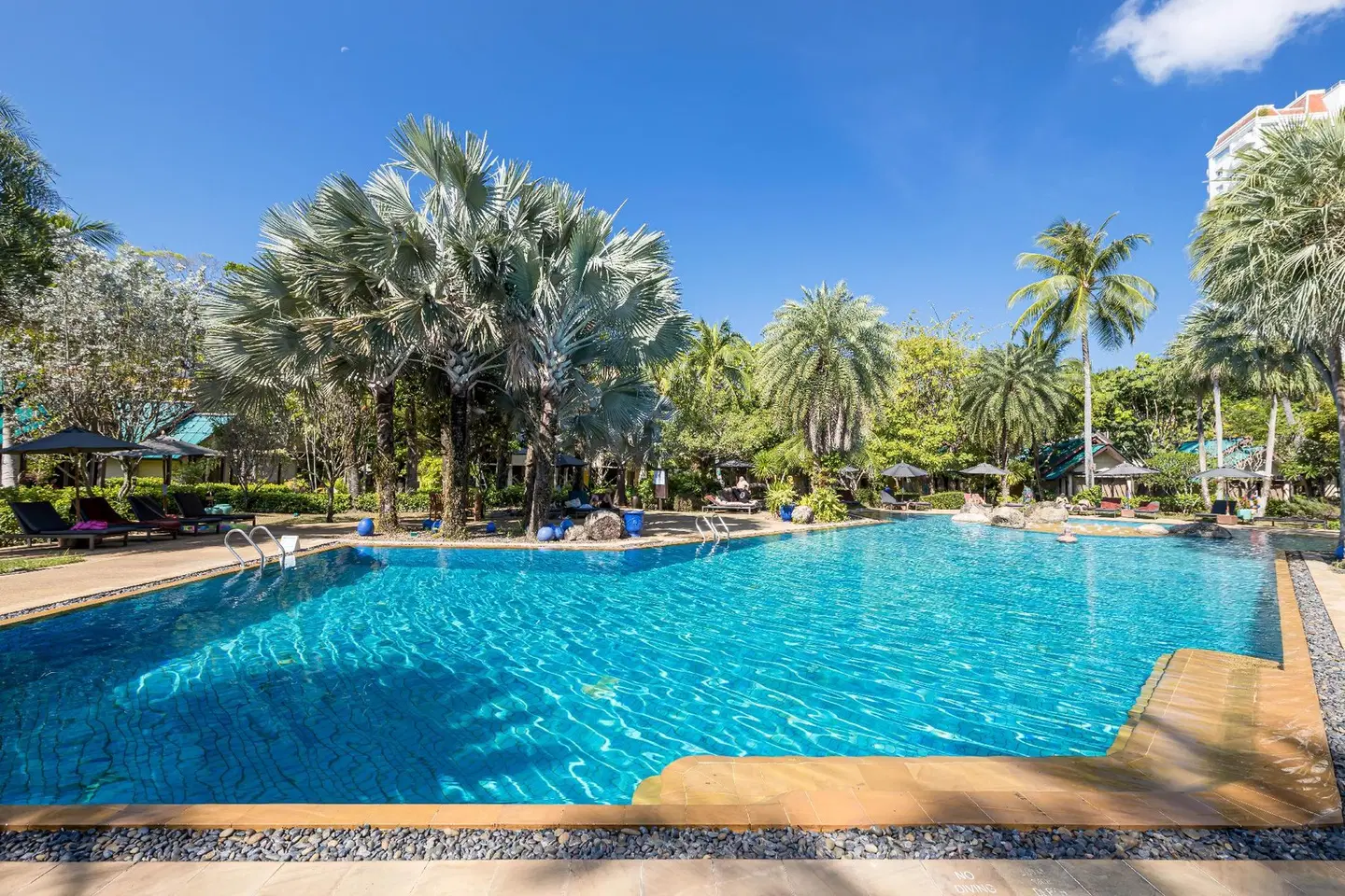 Paradox Resort Phuket OUTDOOR_POOL