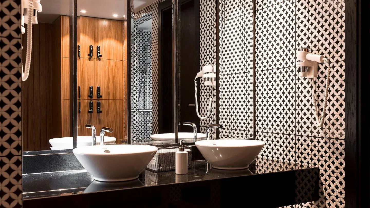 Holiday Inn Dresden - Am Zwinger by IHG Badezimmer