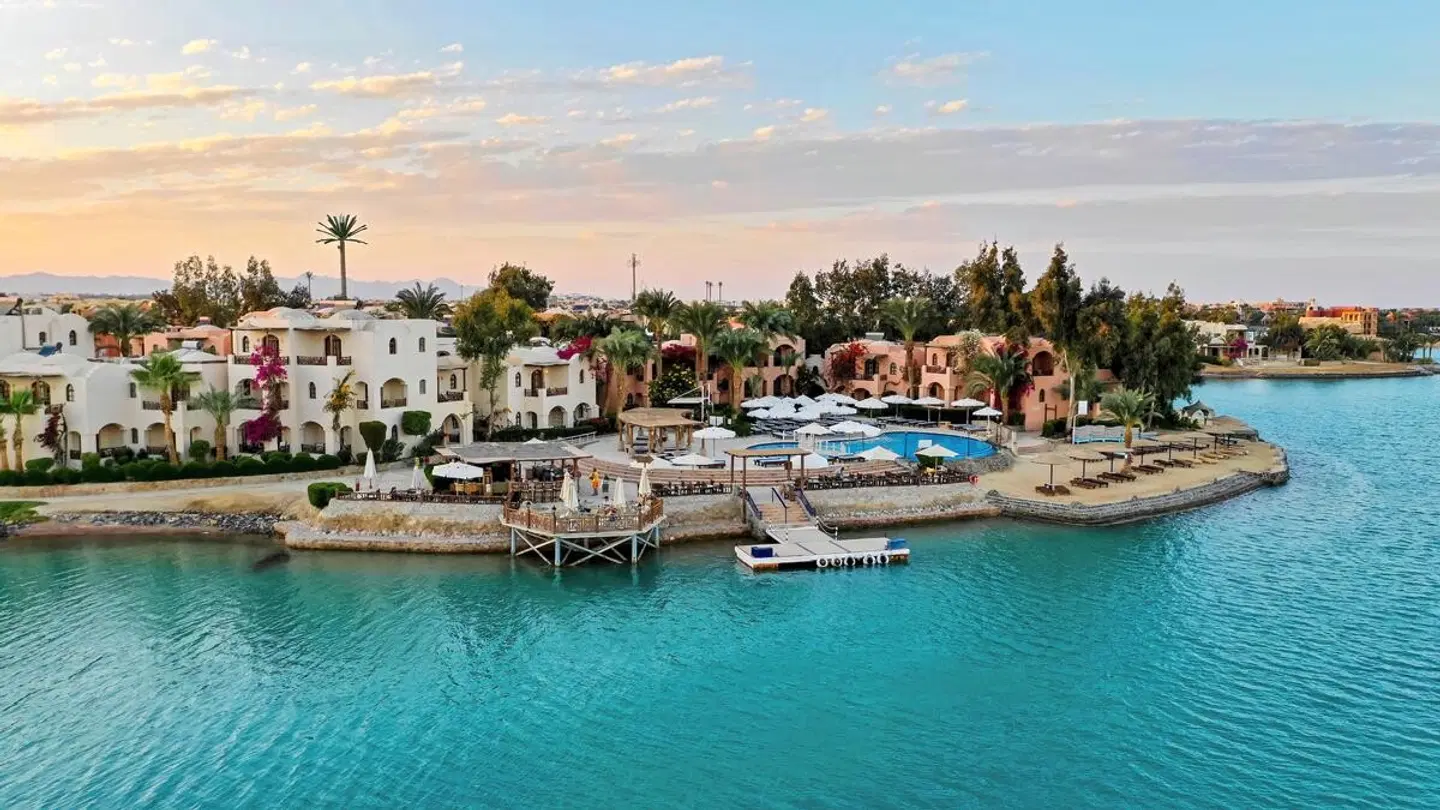 Sultan Bey OUTDOOR_POOL