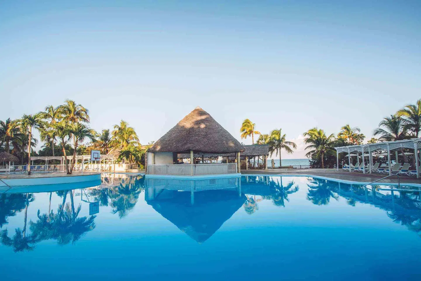 Hotel Bella Costa OUTDOOR_POOL
