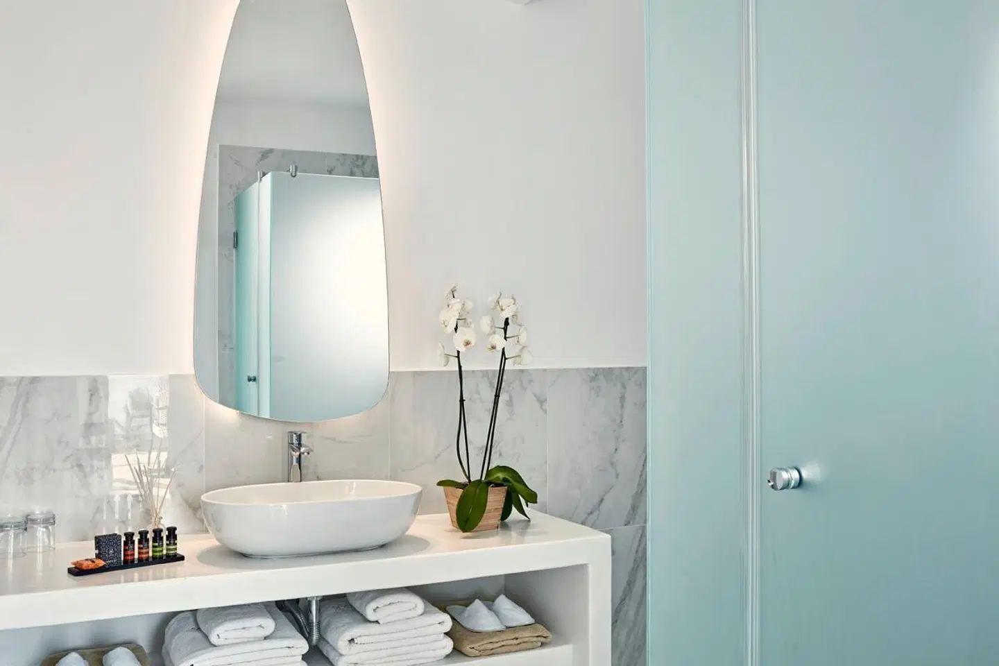 Archipelagos BATHROOM