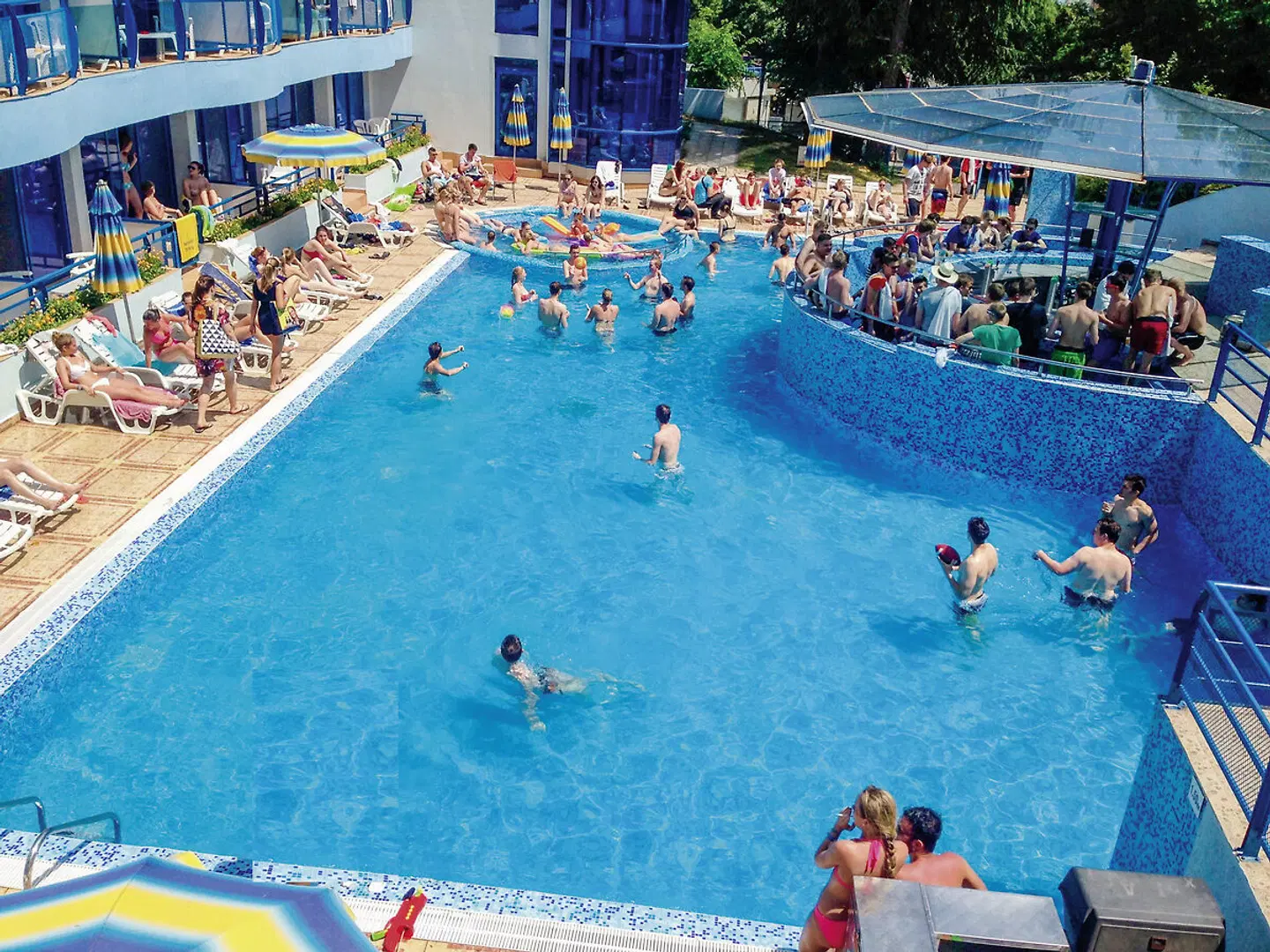 Aphrodite OUTDOOR_POOL