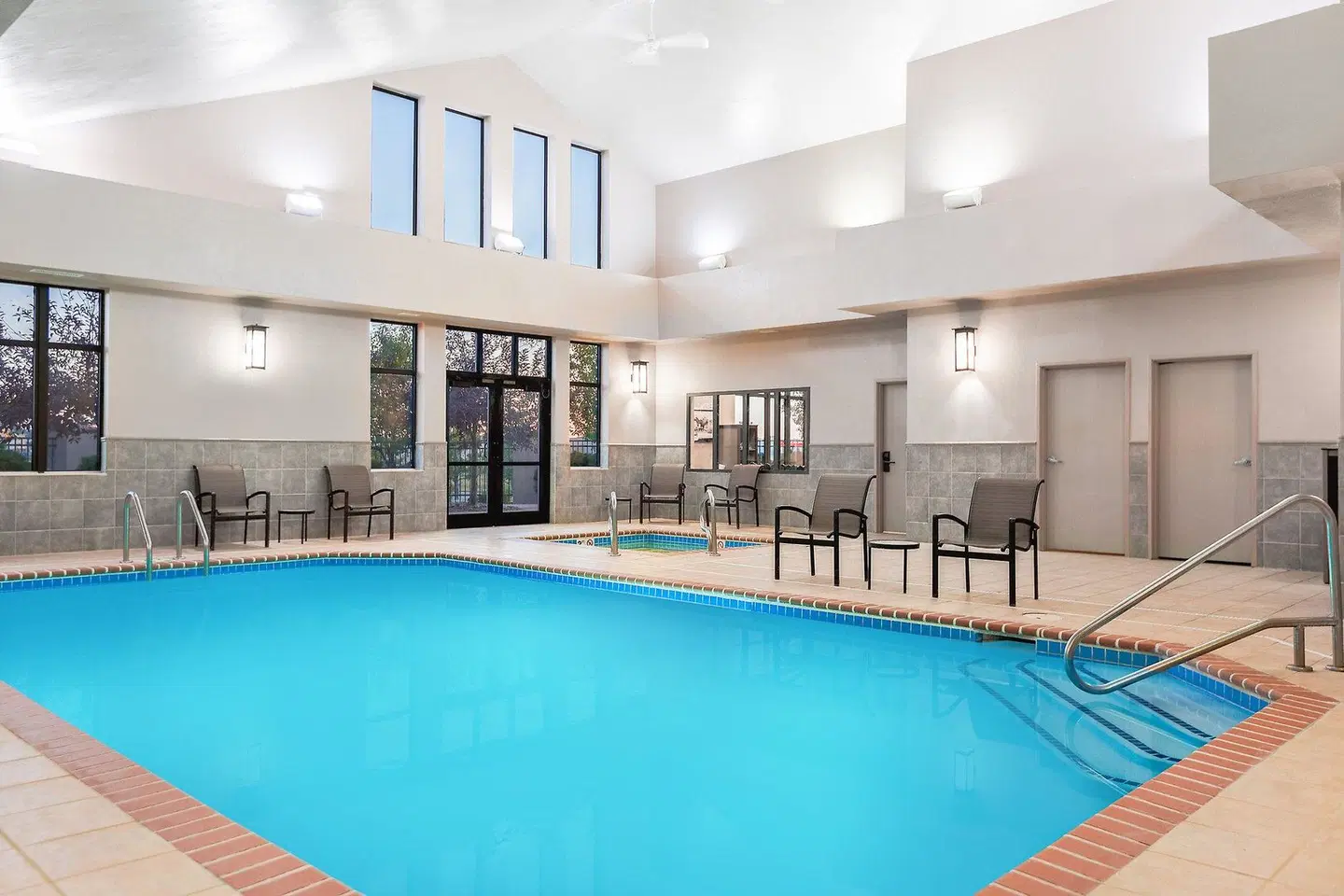 Holiday Inn Express & Suites Gillette by IHG Hallenbad