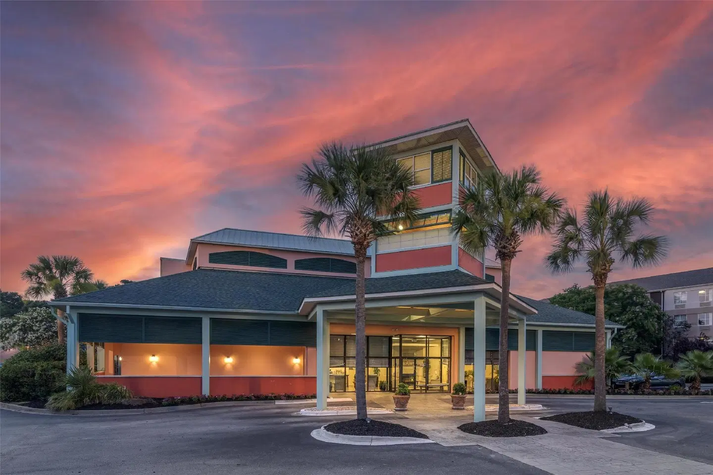 Best Western Charleston Inn EXTERIOR