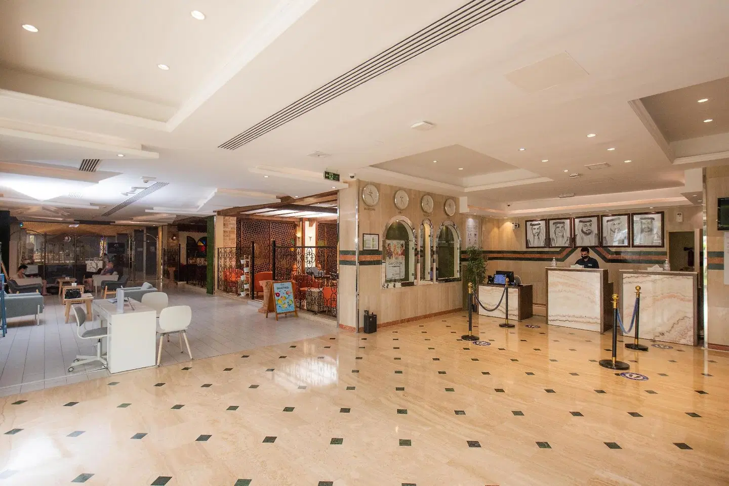 BM Beach Hotel LOUNGE_LOBBY