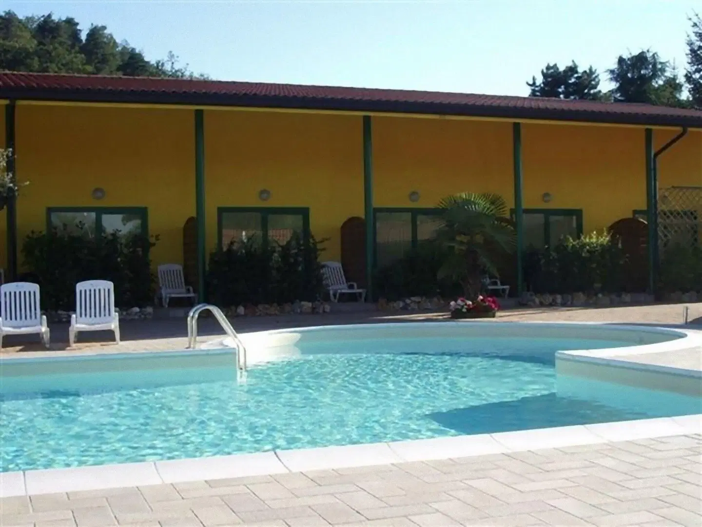 Hotel Ristorante La Perla OUTDOOR_POOL