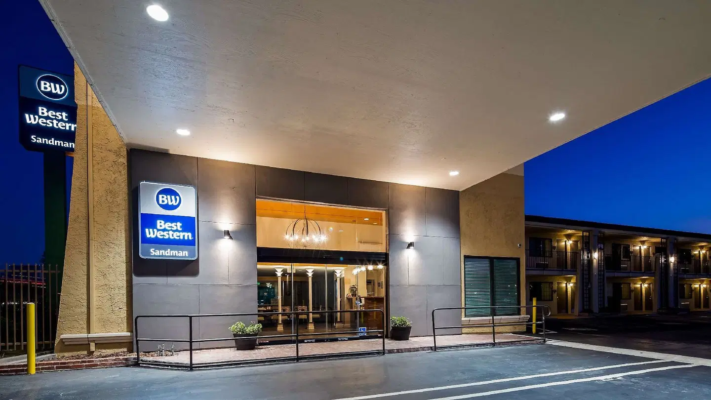 Best Western Sandman EXTERIOR
