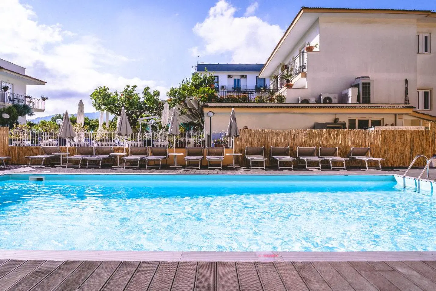 Hotel Isabella OUTDOOR_POOL
